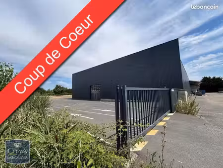 commerce 3 000 m²