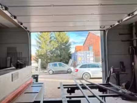 loue local commercial / dépôt
