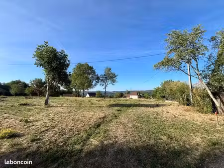 terrain 2 435 m² betaille