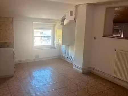 vends appartement avec rénovation pour embellissement