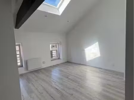 à louer t3 de standing  moyeuvre grande 60 m² entièrement rénové