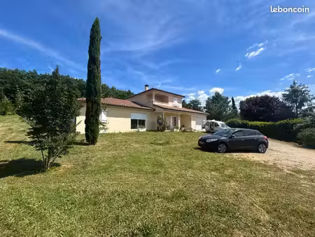 maison 7 pièces 205 m2