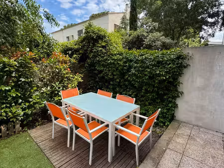 st chamas  apt t2 meuble avec jardin et parking