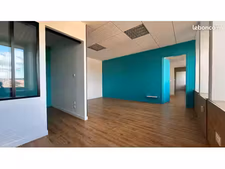 a louer  bureaux 70m² avec parkings- agen centre