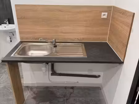 dépôt à louer
