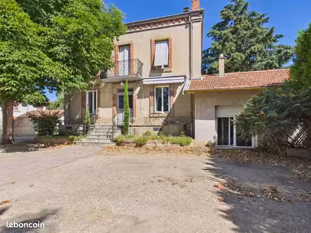 maison bourgeoise avec dépendances
