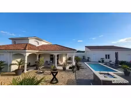 villa contemporaine 142 m² – piscine chauffée – terrain 1 140 m²
