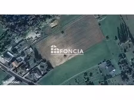 à benestroff (la maladrie)  sur la route de morhange : vaste terrain de 2 1 hectares entiè