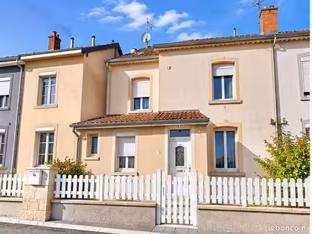 maison avec jardin et garages
