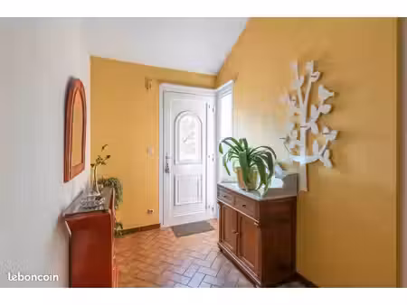 frouard -maison bien entretenue avec jardin