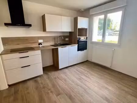 maison rénovée 85 m² – 3 chambres  jardin  terrasse et garage – guénin