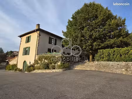 maison 7 pièces 190 m²