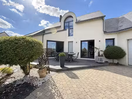 propriété 5 pièces 160 m²