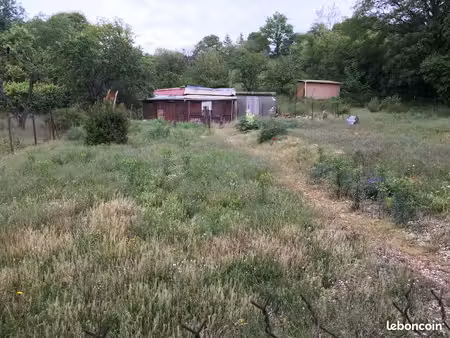 bâtiments  verger et jardin de 1900 m2