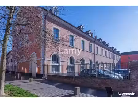 studio 1 pièce 19 m²