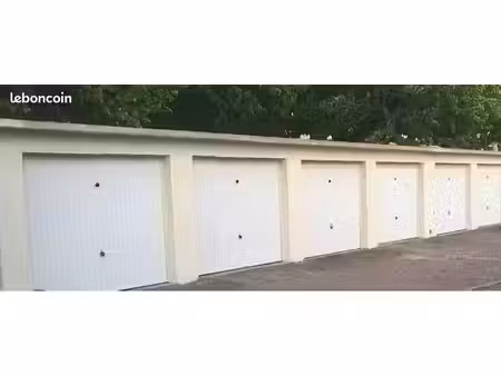 garage à louer petite synthe en doublon