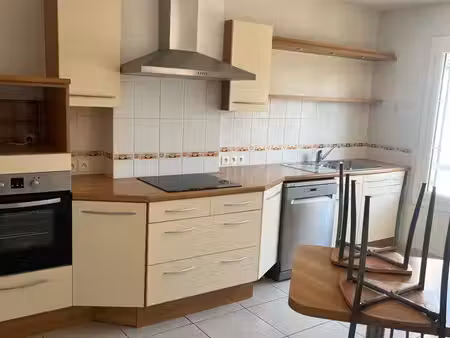 appartement à louer 3 chambres avec terrasse