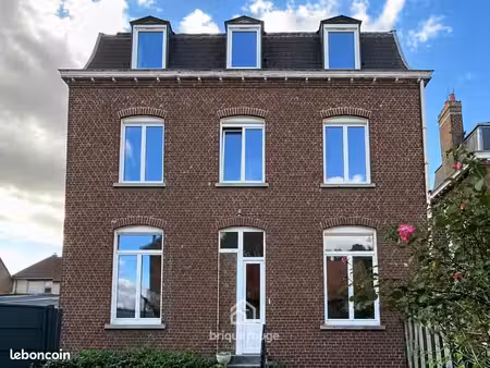 maison 5 pièces 201 m²