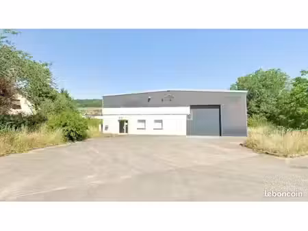 local bureaux 645 m²