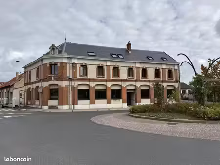 local commercial 582 m² gueux