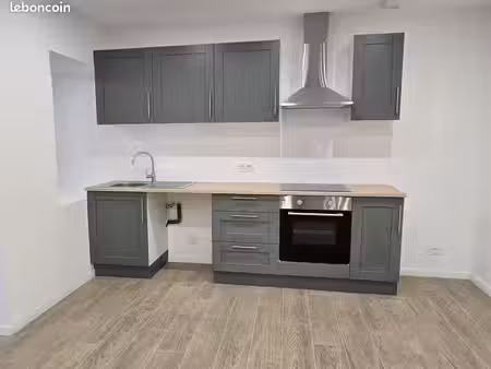 maison 3 chambres + cours