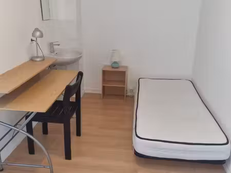 loue chambre meublée avize