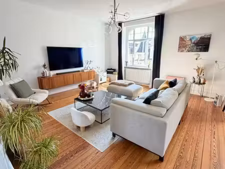 appartement bourgeois 5 pièces - 126m2 - 3 chambres - balcon - dpe c