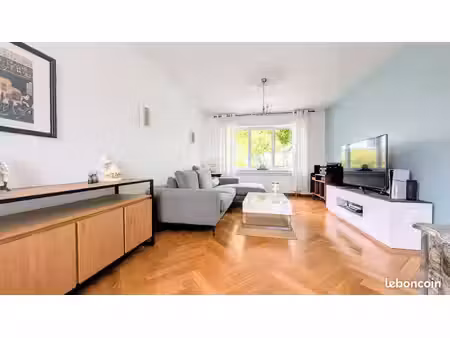 maison 6 pièces 193 m²