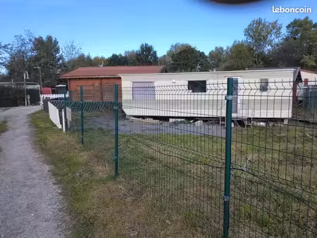 terrain de loisirs avec mobil home