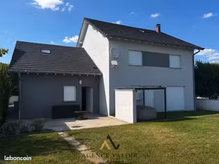maison 8 pièces 195 m²