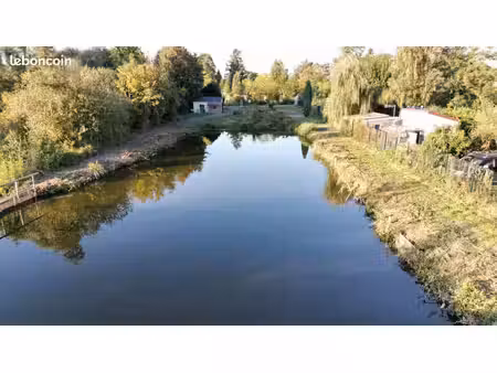 terrain de loisirs et de pêche