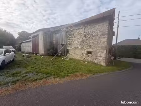 vend 3granges collé avec terrain