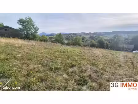 terrain paisible avec vue