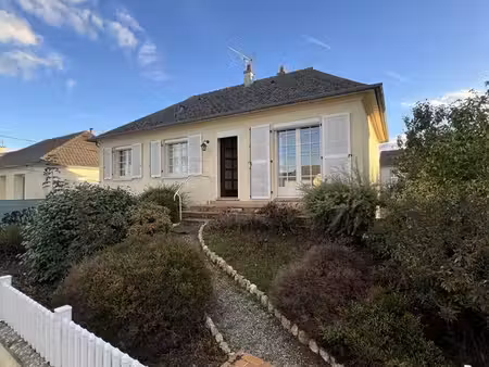 pavillon 77 m² meslay du maine
