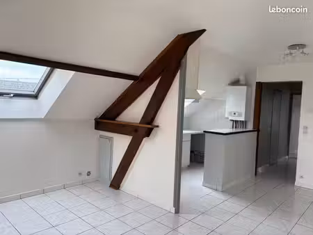beauvais petit f3 pres du collège du st esprit