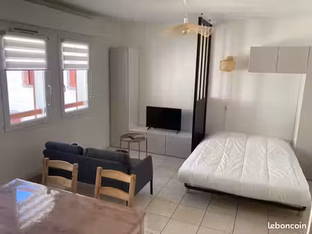 vente en direct propriétaire — sans agence hendaye — studio 29 74 m² avec parking