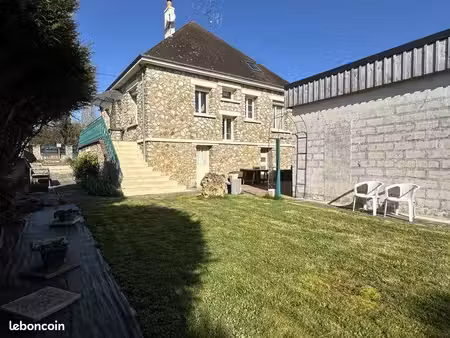 maison 5 pièces de 122 m² à val-au-perche – grand garage de 83 m²