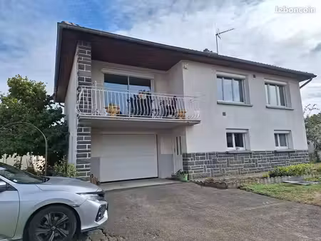 maison 109m2  lumineuse  bien entretenue  jardin 666m  2 garages  exposition est/ouest  3 