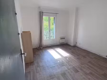 perpignan zone franche  bureau 12m²