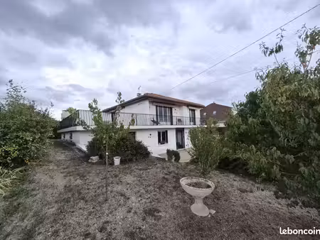 propriété 6 pièces 141 m²