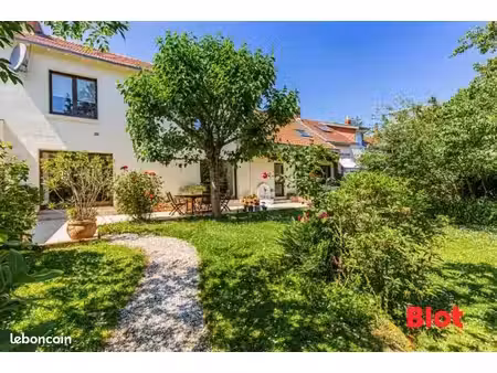 maison 5 pièces 181 m²