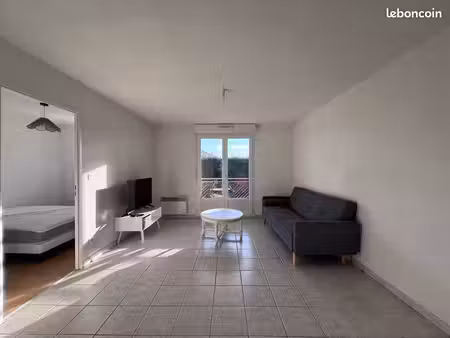 à louer – t2 meublé de 38 m² avec balcon et parking – bordères-sur-l’échez