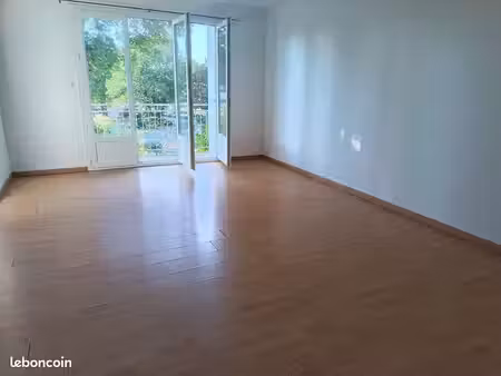 coueron centre beau t2 avec balcon