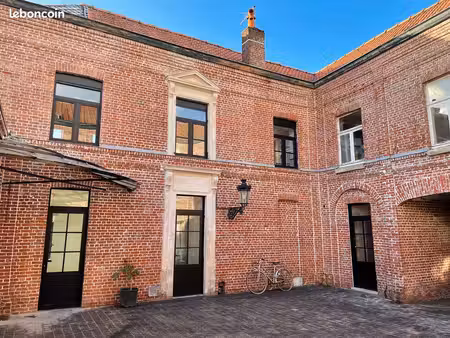 superbe 2 pièces rénové dans ancienne ferme à 5 km de lille