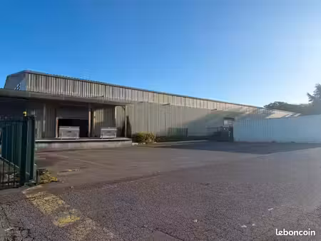 entrepôt 3 200 m² + terrain 3 200 m² à louer – compiègne