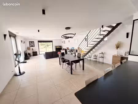 longère 6 pièces 215 m²