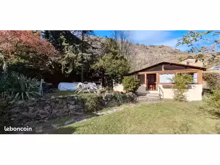 petite maison en pleine nature