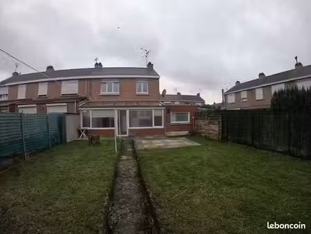 maison avec jardin et garage