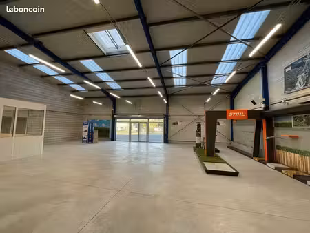 local d'activité 483 m²