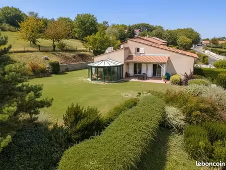 villa 7 pièces 138 m²
